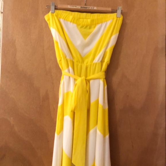 Bebe maxi dress with pockets - Picture 2 of 5